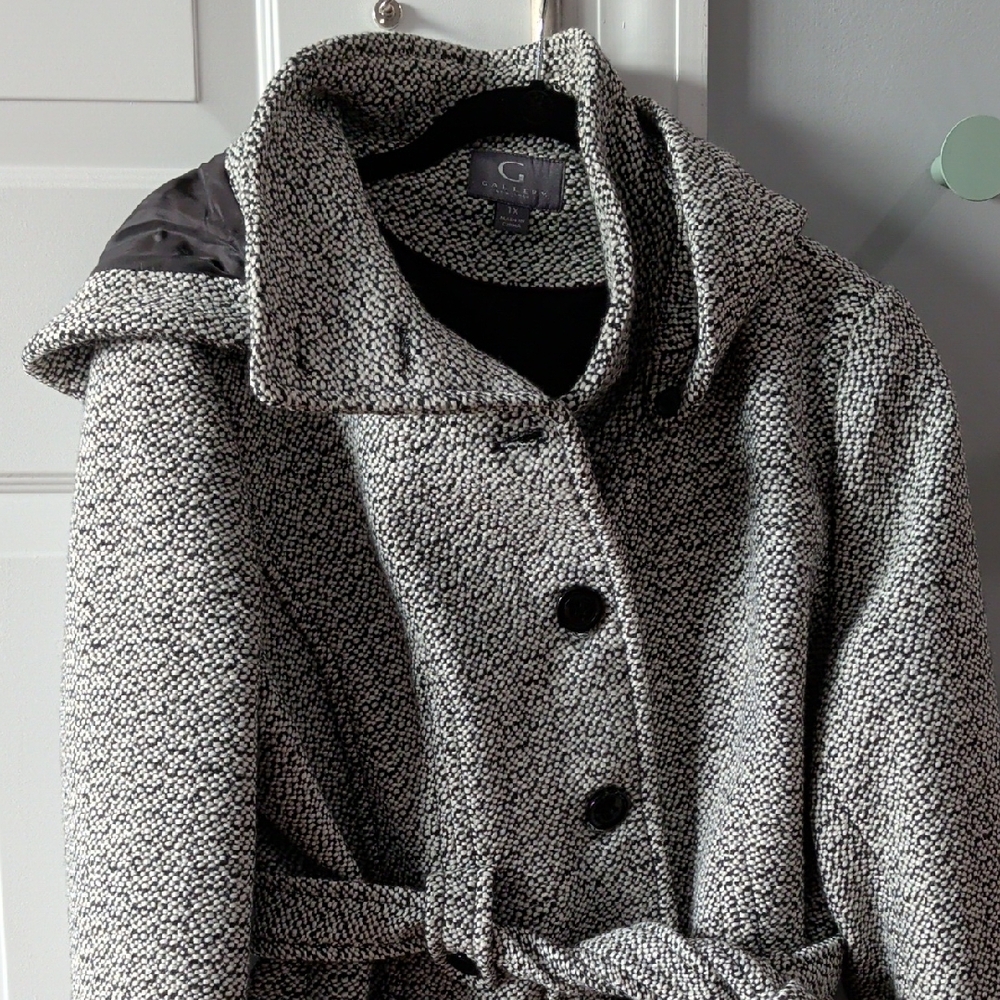 Gallery Black and White Women's Trench Coat - Picture 6 of 7